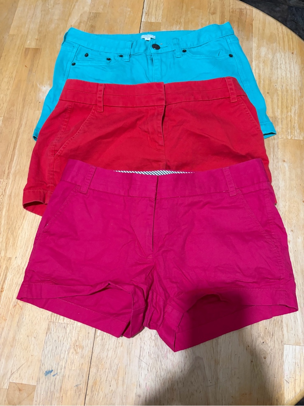 3 paires of Women’s Colored Cotton Shorts - Pink, Red, Turquoise size 4